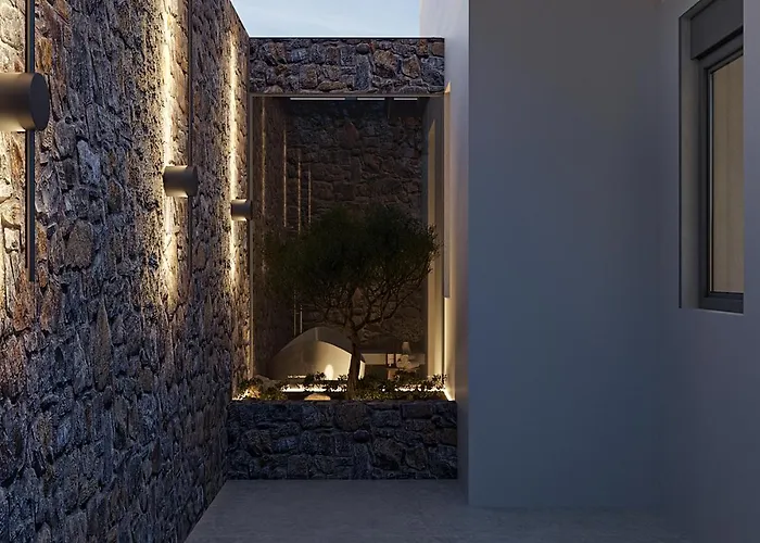 Evgoro Luxury Suites